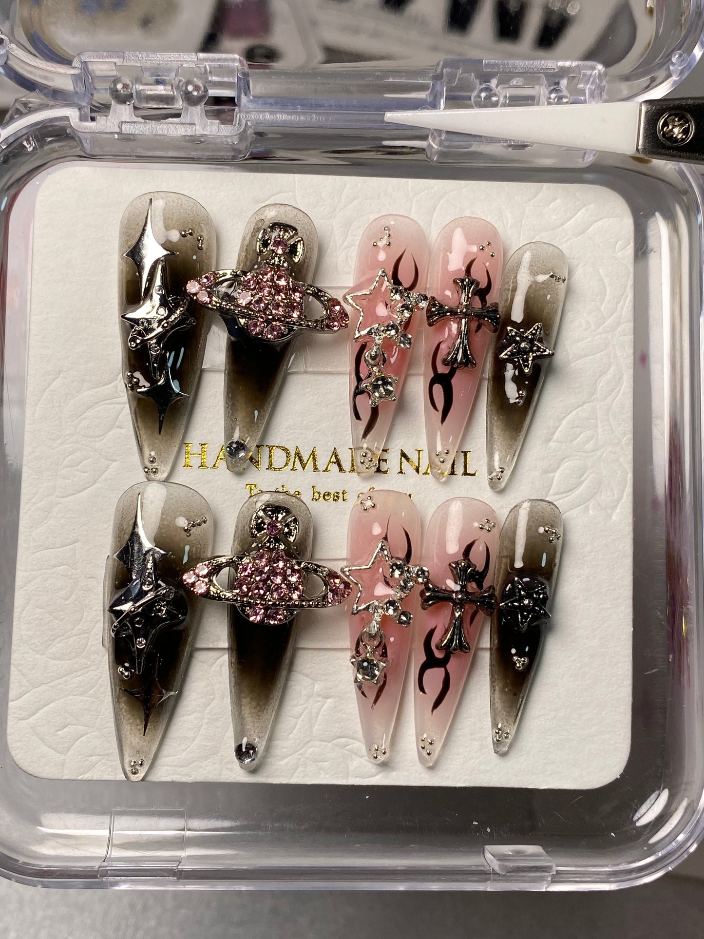 A Stiletto press on nails hand made fake nail