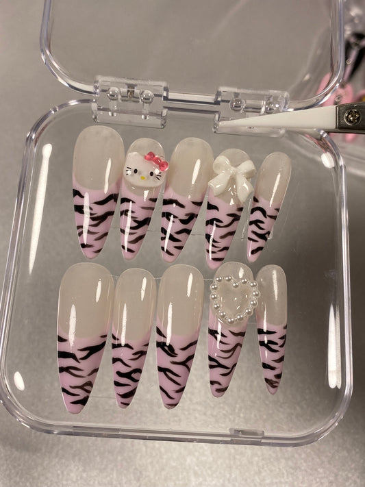 B hand made press on nails   hello kitty  stilettos shape fake nail